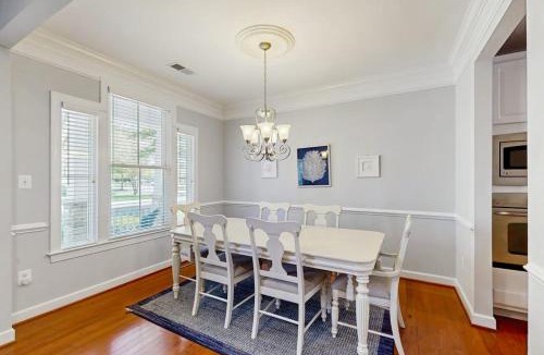 The Commons House | Bayside Resort 11282 Signature Blvd