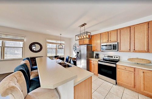 The Commons House | Bayside Resort Golf Club Townhome-Walk to pool, playground, tennis. Sleeps 11