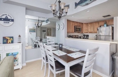 Diamond Beach Condo | Beach Building,Walkout,Nxt to oceanfrt Condo-StepsToBeach,pools,Hottubs!