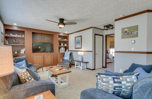 Chincoteague House | ‘Beach Bay Pony Place’ w/Ponies: 1 Mi to Water!