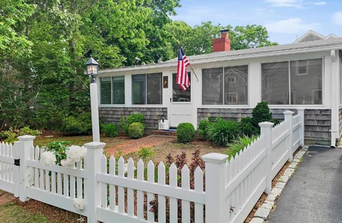 Harwich Port House | Beach Bliss at The Sandpiper Cottage