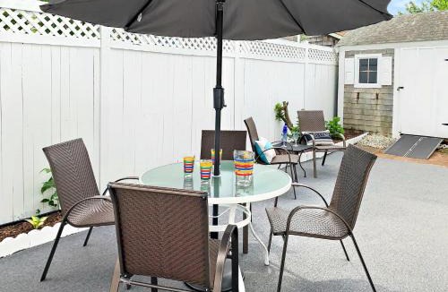 Harwich Port House | Beach Bliss at The Sandpiper Cottage