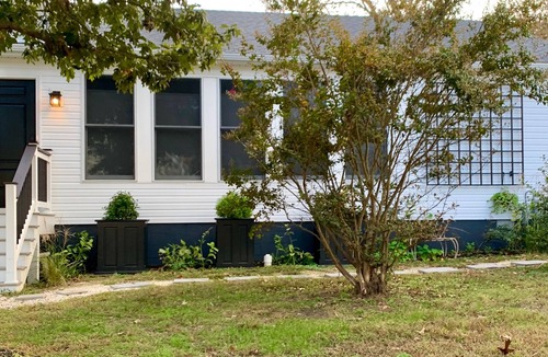 Town Bank House | Beach block cottage Cape May sunset bay access