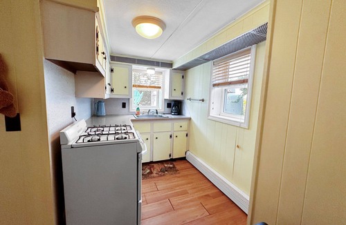 East Sandwich Cottage | Beach Days Ahead! East Sandwich Escape