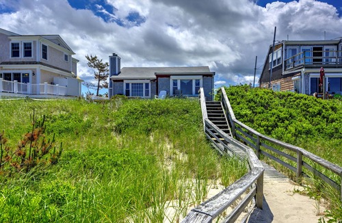 East Sandwich Cottage | Beach Days Ahead! East Sandwich Escape