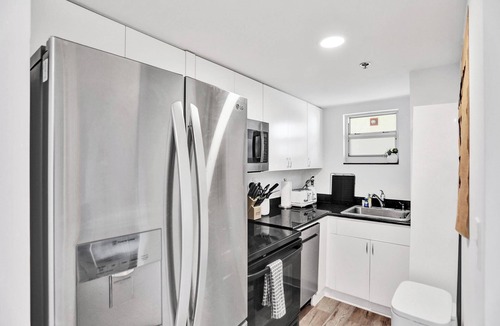 South Pointe Apartment | Beach Escape with Ocean Views and Private Parking!