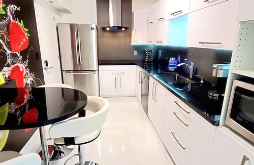 Hollywood South Central Beach Apartment | BEACH FRONT LUXURY MODERN 3BEDROOM/2BATH CONDO