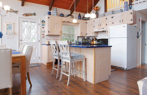 East Falmouth House | Beach Front on Beautiful Jenkins Pond, Quiet Area, Discounted off season rates!