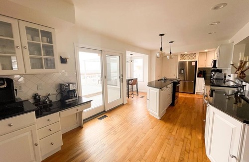 Villas House | Beach Front, Stunning Views, Pet Friendly, Professionally Decorated, WOW