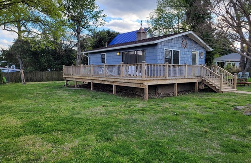 Issue House | Beach Glass Bungalow-Colonial Beach Private Beach/Dock -Water View