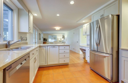East Orleans House | Beach & Golf Hub w/All-Season Sunroom in Cape Cod