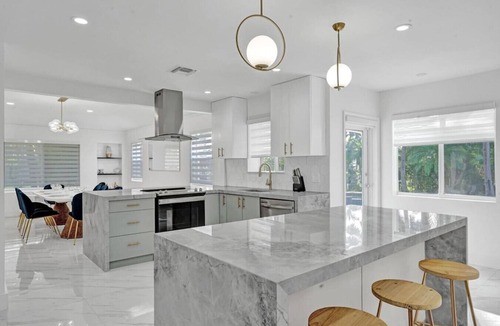Hollywood Lakes House | Beach Home 4300 SF Heated Pool , Walk to Beach