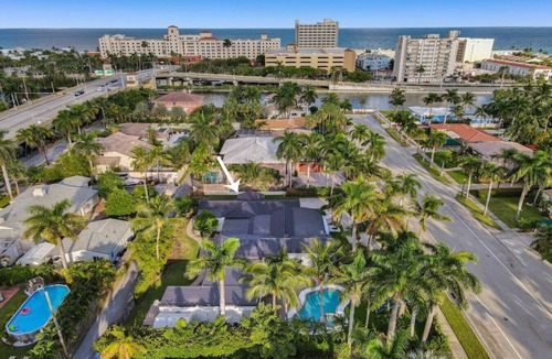 Hollywood Lakes House | Beach Home 4300 SF Heated Pool , Walk to Beach