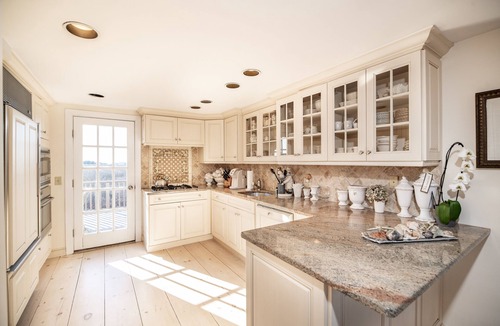 Tom Nevers House | Beach House -New Jacuzzi Hot Tub, Mahogany Deck, Blue Stone Patio & Gas Firepit