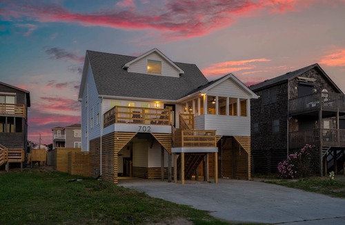 Kill Devil Hills House | Beach House! Semi-Ocean Front, Free Heated Pool, Hot Tub, Fully Renovated!