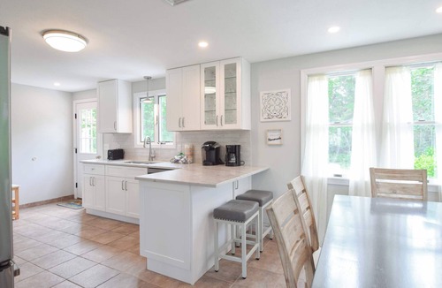 North Eastham House | Beach House Short Walk to Kingsbury Beach!