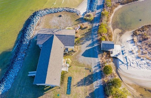 White Stone Villa | Beach house with private beach, kayak and canoe