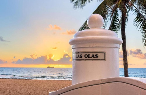 Hendricks and Venice Isles Apartment | Beach Isles Modern Studio Apartment in Fort Lauderdale with Patio
