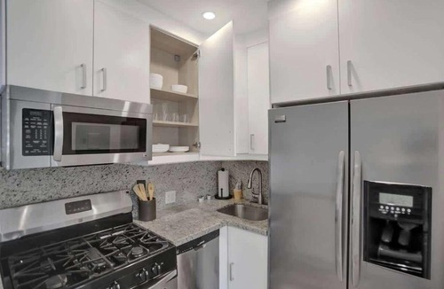 Hendricks and Venice Isles Apartment | Beach Isles Modern Studio Apartment in Fort Lauderdale with Patio