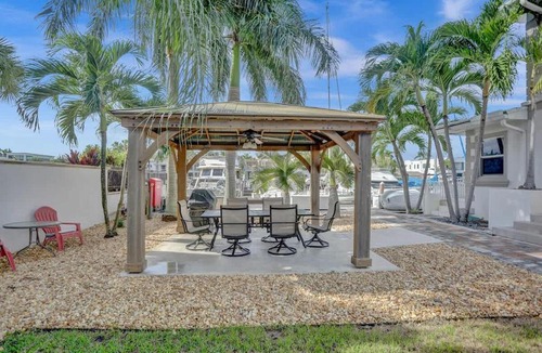 Hendricks and Venice Isles Apartment | Beach Isles Modern Studio Apartment in Fort Lauderdale with Patio