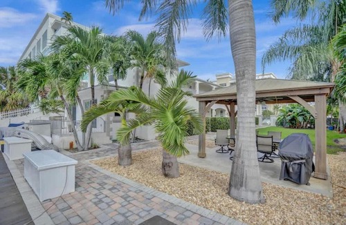 Hendricks and Venice Isles Apartment | Beach Isles Modern Studio Apartment in Fort Lauderdale