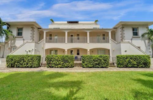 Hendricks and Venice Isles Apartment | Beach Isles Modern 1BR in Fort Lauderdale with Patio