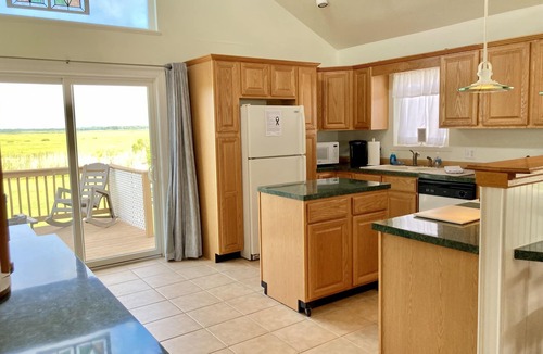 Slaughter Beach House | Beach Lodge: 3 Bedroom - Pet Friendly - Game Room - Great for Multi Families