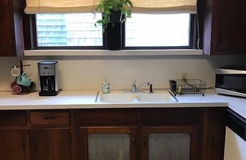 Cottage Line Cottage | Beach Lovers Delight (3-Bedroom Cottage) - Pets Allowed by RedAwning