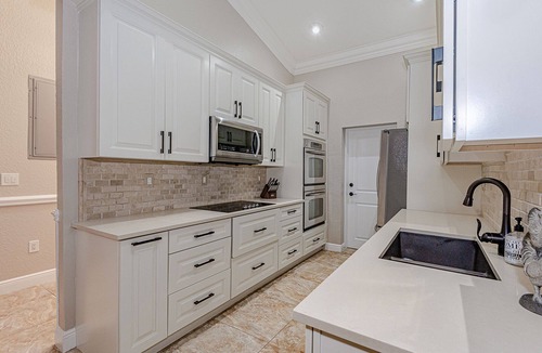 Fort Lauderdale Villa | Beach Mansion Waterfront Dream! Heated Pool 5b/4ba