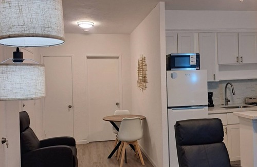 Surfside Apartment | Beach Paradise -Historic Renovated Property - Nice Views - Amazing Corner