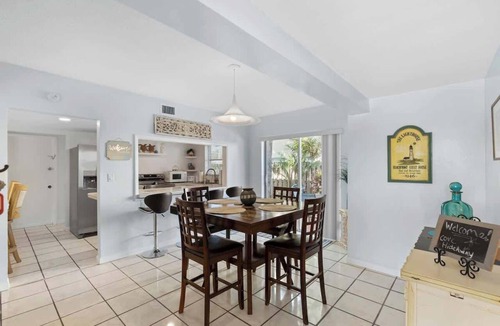 Deerfield Beach House | BEACH PARADISE - Family Fun Beach Home Large 2 Bedroom, Big Terrace, walk to Beaches, Restaurants & shops. pets ok "Close to FAU"