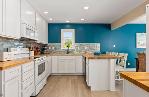 Villas House | Beach, pool, and incredible sunsets. Dog Friendly!