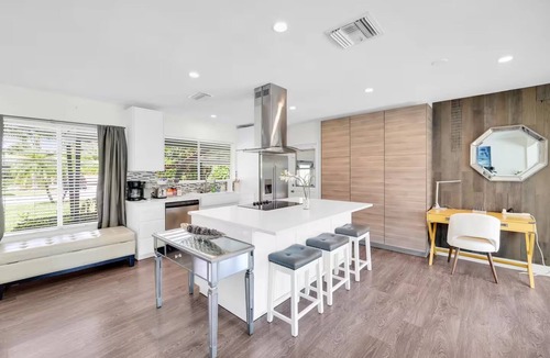 The Cove House | Beach Retreat, Heated Pool, Hot Tub, BBQ, Mini Golf