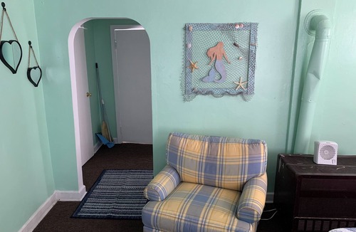 Bayview Apartment | Beach Side Studio #1 - Pet Friendly, WiFi, Off-Street Parking, Large Smart TV