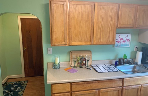 Bayview Apartment | Beach Side Studio #3 - Pet Friendly, WiFi, Off-Street Parking, Large Smart TV
