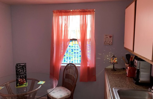 Bayview Apartment | Beach Side Studio #5 - Pet Friendly, WiFi, Off-Street Parking, Large Smart TV