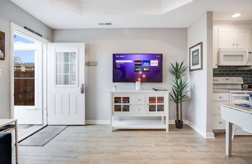 Historic District Condo | Beach Sunrise: Walk to Downtown & Lewes Beach