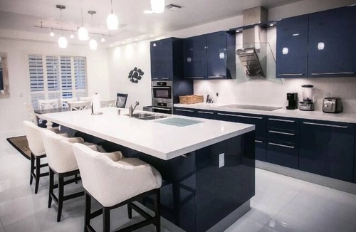 North Beach Villa | Beach Villa. Walk to the beach 1min. Close to famous Broadwalk. Terrace renewed