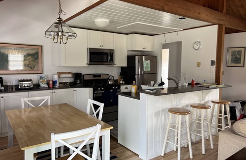 Madaket Cottage | Beach walking distance! Single house 3 bdr-2bths