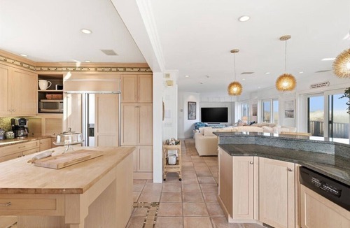 East Sandwich House | Beach Way: 014-S E. Sandwich Waterfront, Extraordinary Panoramic Bay Views, Private Beach