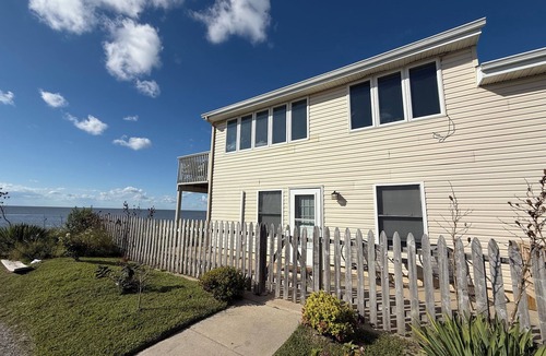 Del Haven Apartment | Beachfront 1BR with water view, near Cape May & Wildwood