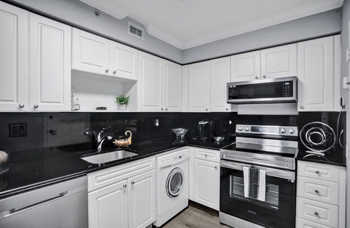 Hollywood South Central Beach Condo | Beachfront condo