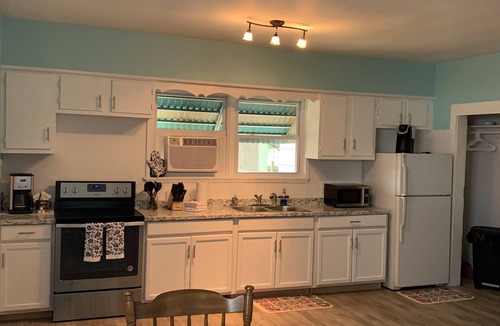 Willoughby Spit Cottage | Beachfront Cottage Best Location In Ocean View! 2 Bedroom Cottage by RedAwning