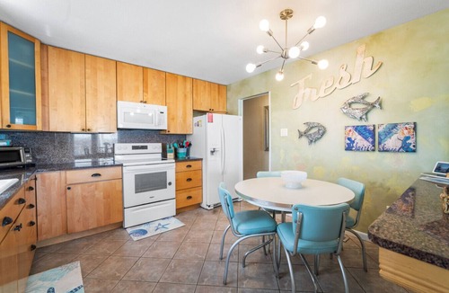 Ocean City House | BEACHFRONT Luxury Home 1st Fl Walkout Shabby Chic + Direct Beach Access