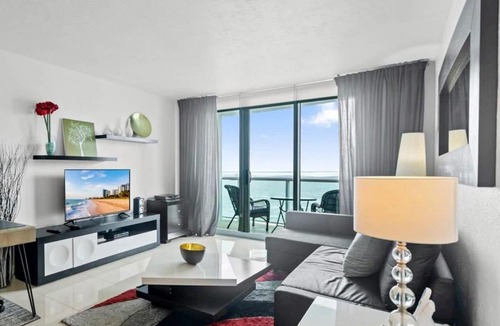 Hollywood South Central Beach Apartment | Beachfront Penthouse with Direct Ocean Access