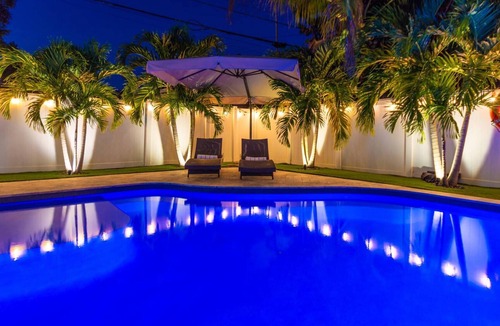 River Oaks House | Beachside Bliss ~ River Oaks by the Beach ~Pool, Tiki Bar Pets Welcome ❤️