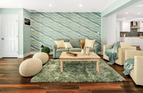 River Oaks House | Beachside Bliss ~ River Oaks by the Beach ~Pool, Tiki Bar Pets Welcome ❤️