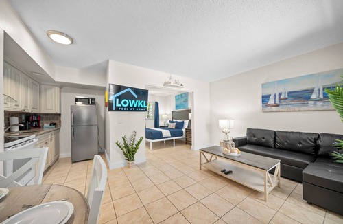 Deerfield Beach Hotel | Beachside Gardens Apartments by Lowkl