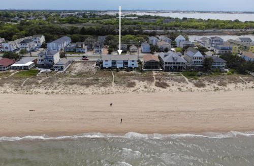 Willoughby Spit Apartment | *Beachside Property* Lighthouse Suite @ Wind & Sea