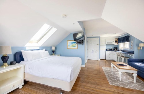 Falmouth Hotel | Beachside Village Resort